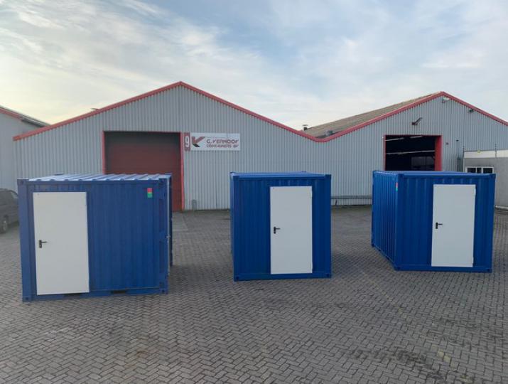 opslagcontainers met een deur